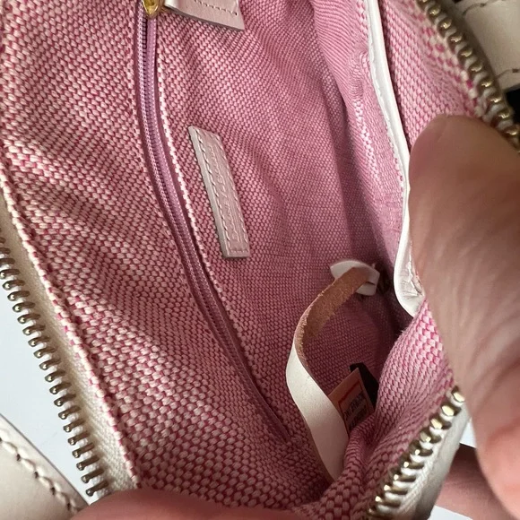 VINTAGE Dooney & Bourke Signature Letter Carrier crossbody bag - Picture 10 of 10